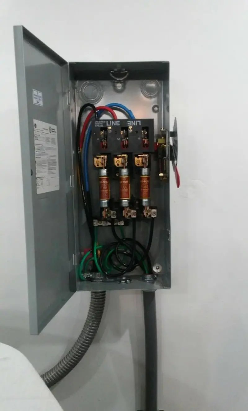 Three-phase disconnect switch installed for Smoke Detector Installation in Greenbrier